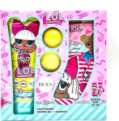 LOL Surprise Bath Gift Set for Kids – Natural, Vegan & Mango Fragrance 2-in-1 Shower Gel & Shampoo (240ml), Bath Bombs (2 x 55g), LOL Design Socks – Ideal Gift for Kids